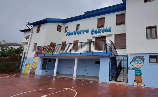 Arteaga apuesta por mejorar la escuela pública Montorre y reordenar la Herriko plaza