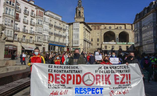 El comité de Mercedes llama a la movilización a su plantilla y a los proveedores