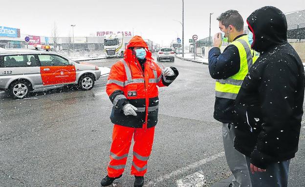 Protección Civil demanda una lonja en la que guardar sus vehículos y el material