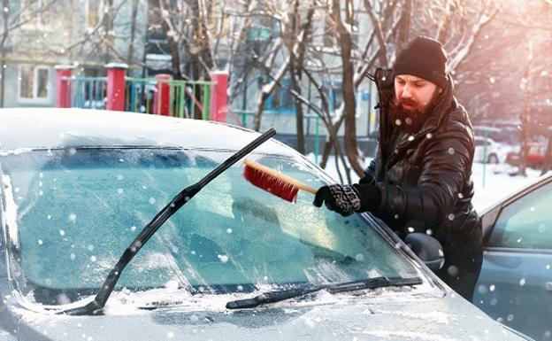 ¿Qué hacer si tengo hielo en el coche tras el paso de la borrasca Filomena?