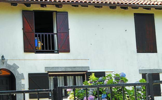 «Le introdujo al niño un calcetín en las vías respiratorias y lo sumergió en la bañera»