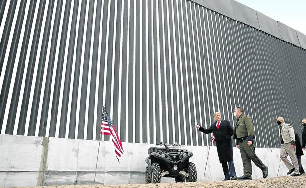 Pence rechaza invocar la vigesimoquinta enmienda para incapacitar a Trump