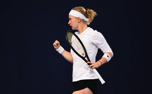 Francesca Jones, en el Open de tenis de Australia con sólo ocho dedos