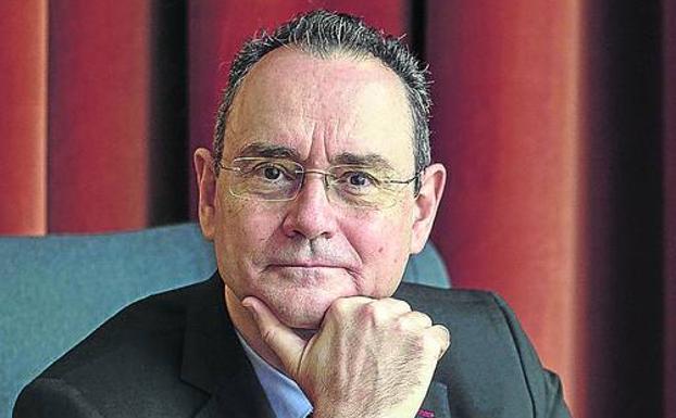 «El ciberespionaje nos convierte en esclavos digitales»