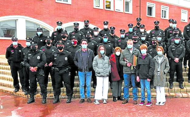 Ertzainas se asocian para organizar homenajes a compañeros que «se jugaron la vida» contra ETA