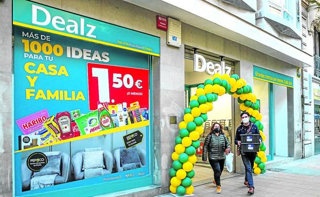 Vitoria reclama al promotor que acelere la llegada de negocios al centro