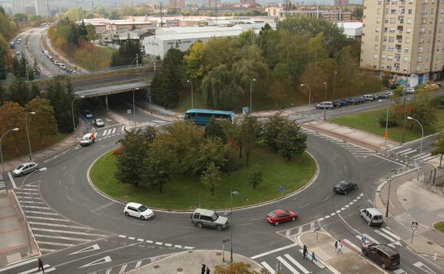 Las obras del tranvía cortarán la rotonda de Jacinto Benavente hacia Salburua