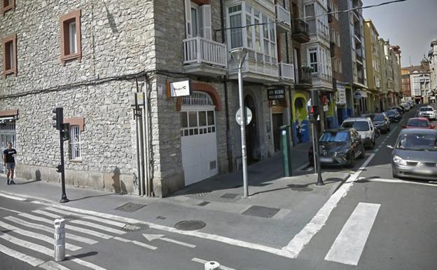 Apuñalan a un joven en Vitoria a plena luz del día por un ajuste de cuentas