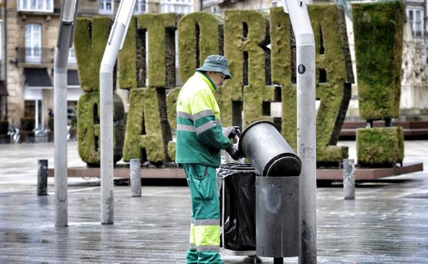 El nuevo contrato de limpieza lleva dos meses paralizado y será recurrido por FCC