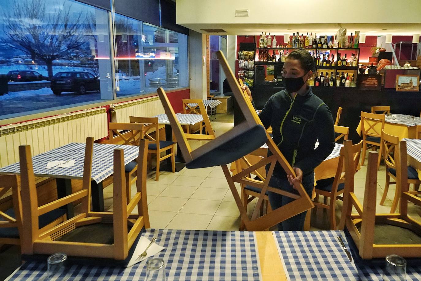 Euskadi pide hoy endurecer el toque de queda