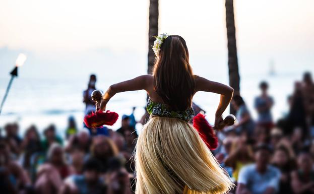 Hawaiko biztanleek turismoaren industriaren aurka egin dute galdeketa batean