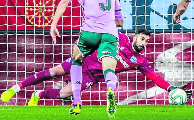 Pacheco ya es el albiazul con más partidos en Primera: «Ilusionado, agradecido, orgulloso... muchos sentimientos»