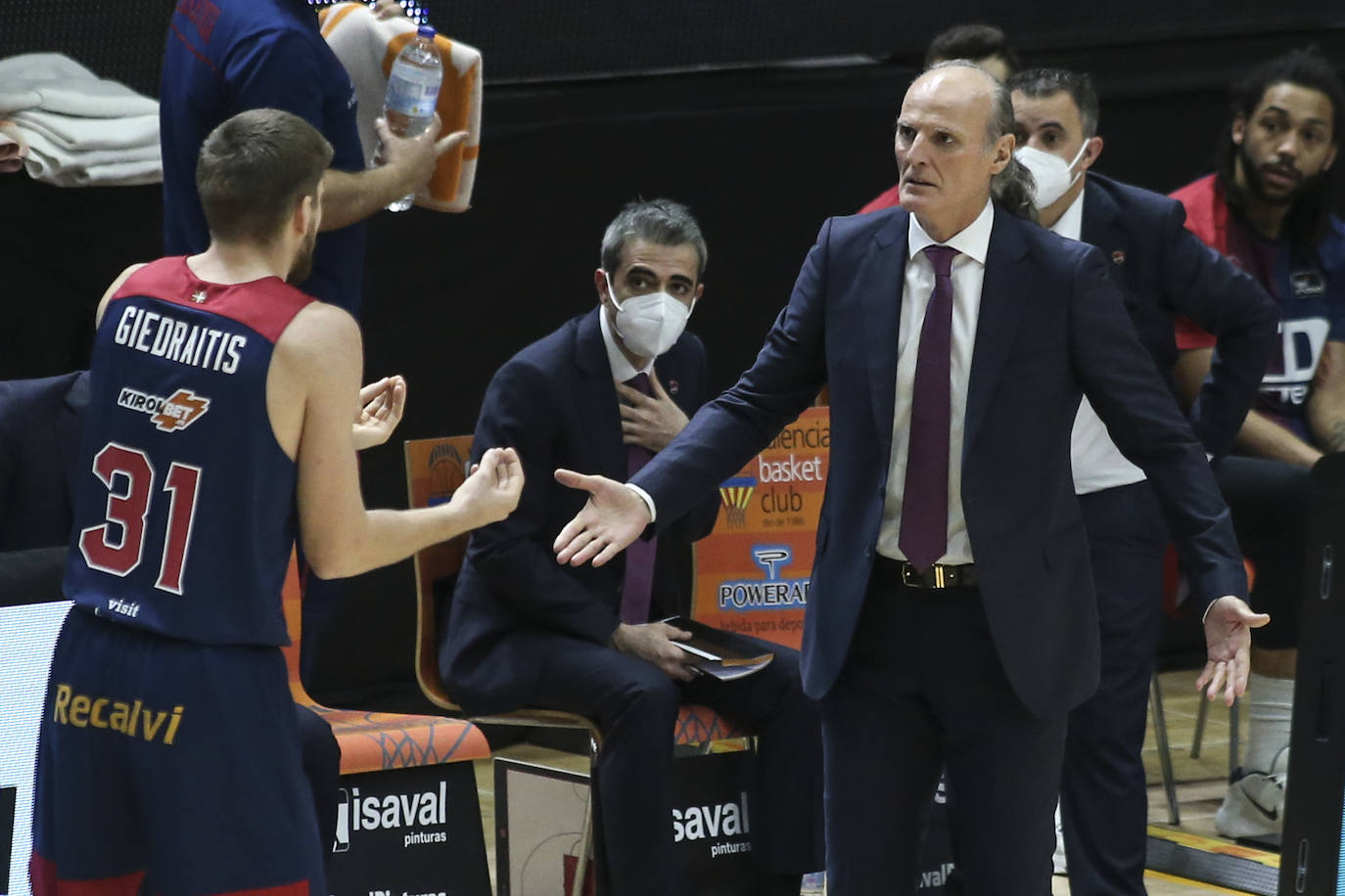 Las imágenes del Valencia-Baskonia