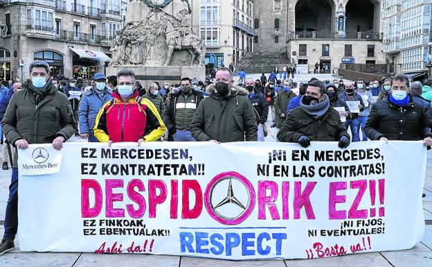 Protesta en Vitoria por el nuevo modelo de producción en Mercedes