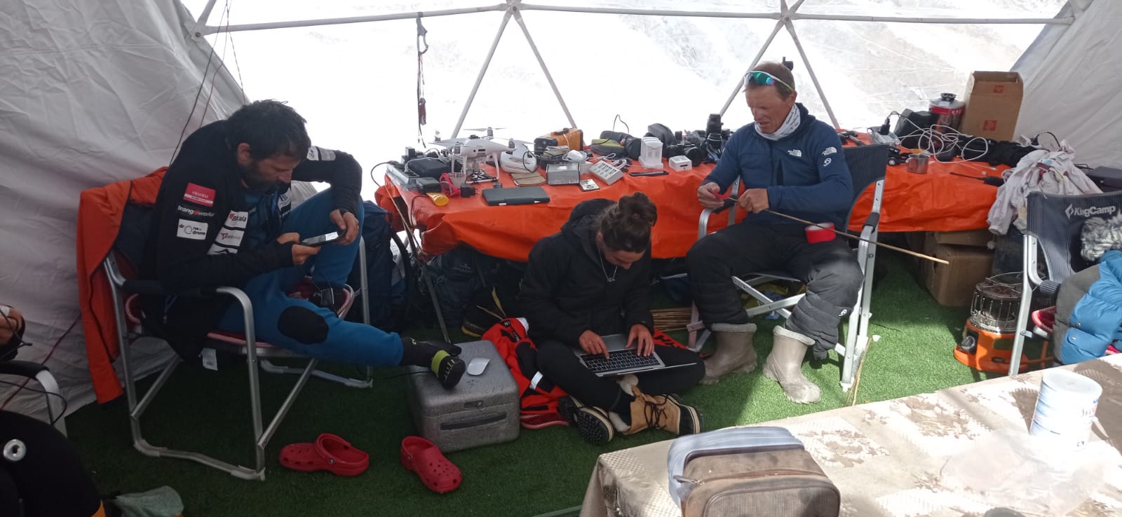 El Manaslu cierra las puertas hasta nuevo aviso