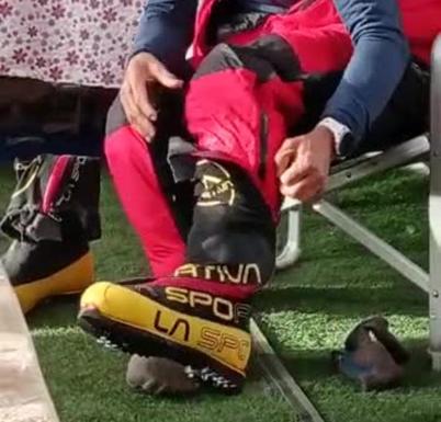 ¿Por qué son tan especiales las botas de Simone Moro para ascender al Manaslu?