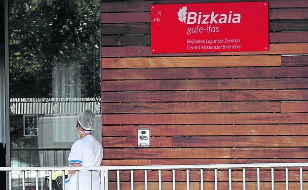 El 20% de los empleados de las residencias públicas de Bizkaia se niega a vacunarse