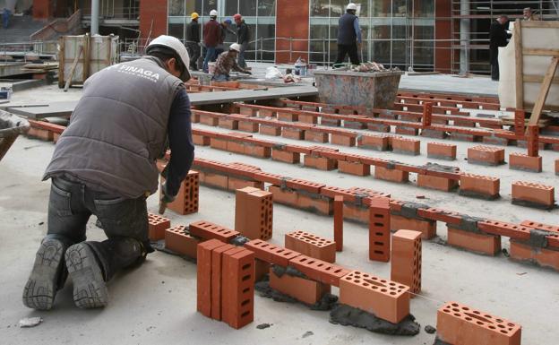 Euskadi recupera su liderazgo como la comunidad con menos paro de España