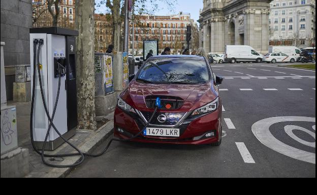 El Gobierno castiga con una doble tasa los puntos de recarga para eléctricos