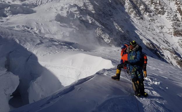 Fernando J. Pérez regresa del Manaslu: «La expedición ha terminado para mí»