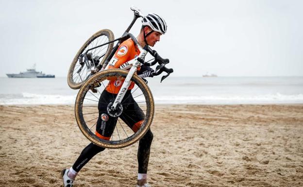 Mathieu Van der Poel gana el Mundial de ciclocross en Ostende