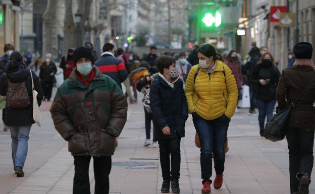 Vitoria y Agurain continúan sin mejorar su incidencia pese al cierre de la hostelería