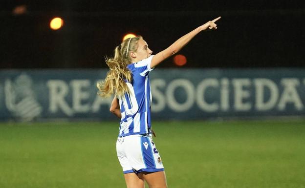 Maitane López, talento en el campo y con la guitarra