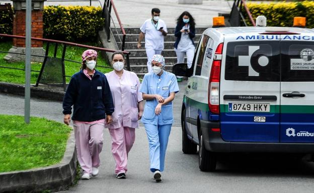 Crece el malestar entre sanitarios de Basurto por el ritmo de vacunación