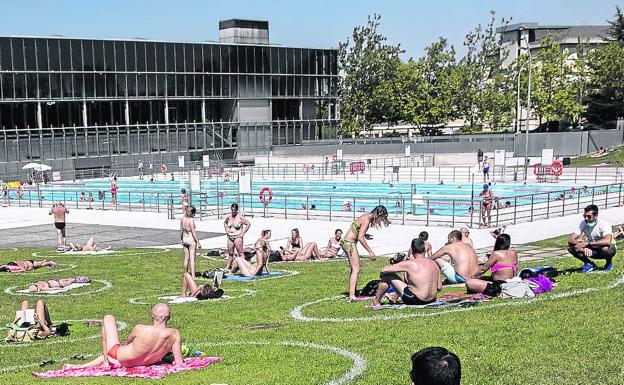 Vitoria trunca su tendencia y pierde por primera vez 6.285 abonados a sus complejos deportivos