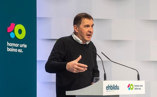 Otegi dice que las pintadas contra el PNV «no cuentan con el apoyo» de Bildu