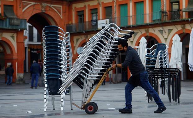 Las empresas agonizan tras un año de crisis y fían su futuro al nuevo plan de ayudas