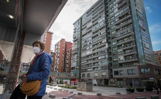 Simón, sobre el edificio de Santutxu: «Nos recuerda a un brote en Hong Kong en el que hubo 365 casos»