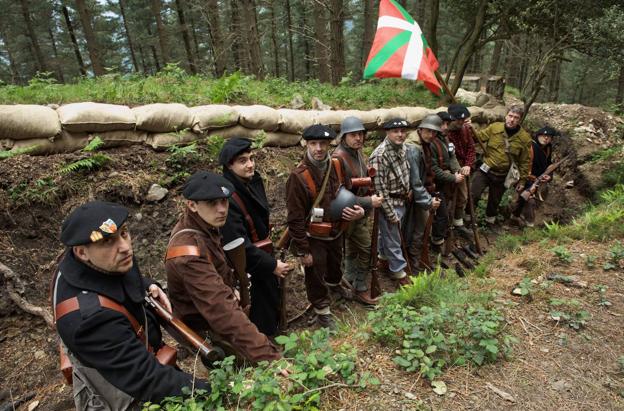 Paseos por el Cinturón de Hierro de Bilbao entre trincheras y búnkeres