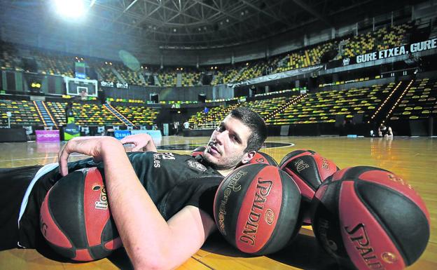 Goran Huskic, el pívot tranquilo que vino del caos