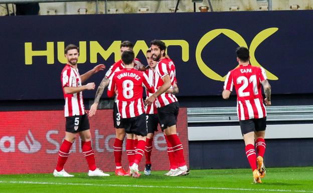 Los leones 'on fire' se comieron al Cádiz