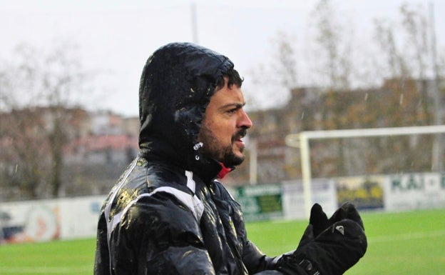 Javi Pereda dimite como primer entrenador del Sodupe
