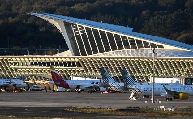 El tráfico aéreo en Loiu vuelve a desplomarse tras el repunte de la Navidad