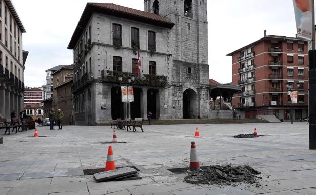 Omnia pide la reforma de la Herriko Plaza y parques cubiertos