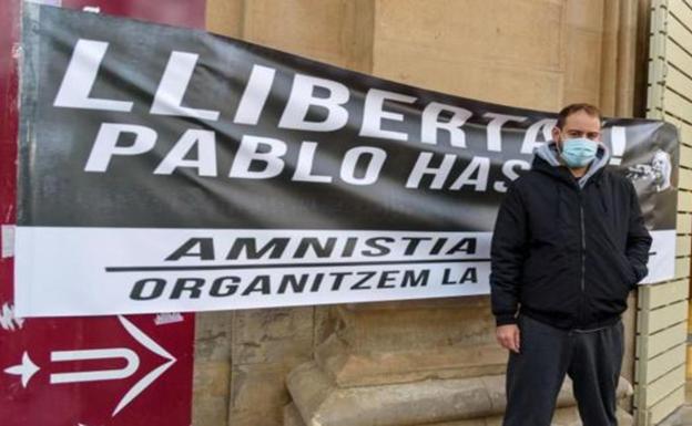 Los Mossos detienen al rapero Hasél tras entrar en la Universidad donde se había encerrado