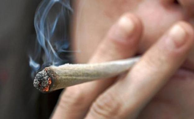 «El hachís se vende adulterado con boñiga o caucho de rueda»