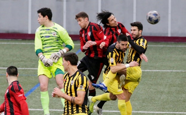 El Barakaldo sufre lejos de Lasesarre