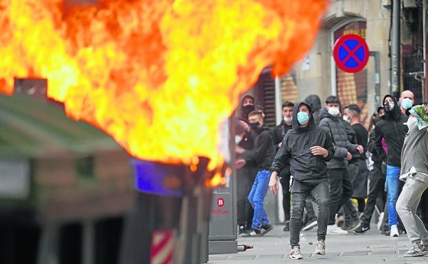 Podemos mantiene el pulso al no condenar la violencia y debilita aún más al Gobierno