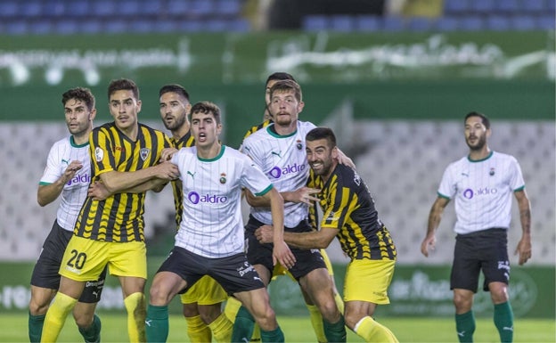 El Barakaldo recibe con el cuchillo entre los dientes a un Racing lanzado