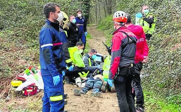 Fallece un senderista por un fallo cardíaco durante una ruta por el monte Arnotegi de Bilbao