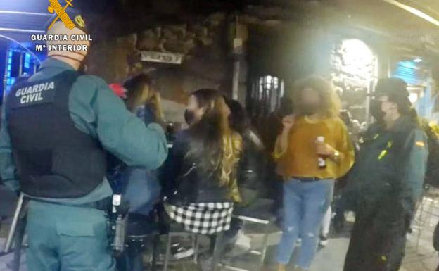 Castro detecta quedadas entre jóvenes de la localidad y de Bizkaia para pegarse