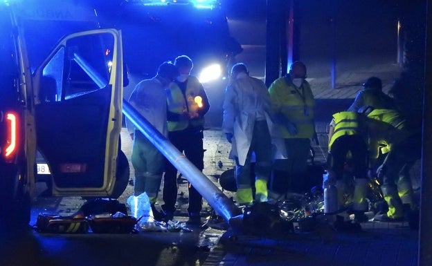 Fallece un motorista en Urduliz tras salirse de la calzada y estrellarse contra una farola