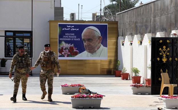 Diez cohetes alcanzan una base en Irak que alberga tropas de EEUU a dos días de la visita del Papa