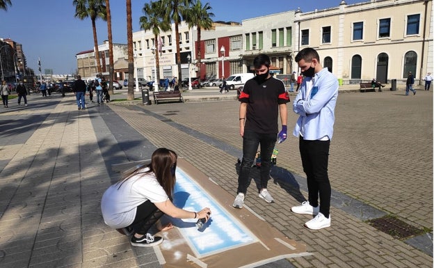 Citas literarias de autores locales relucen en las calles de Santurtzi