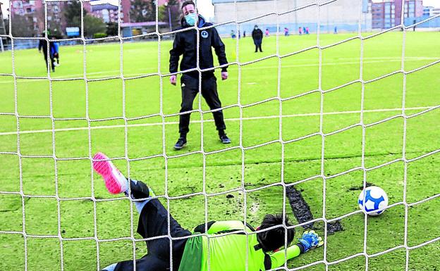 El Ayuntamiento de Vitoria reinicia las reformas de los campos fútbol en los Astrónomos