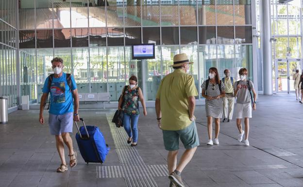 La pandemia triplica las reclamaciones por viajes y transportes en Euskadi